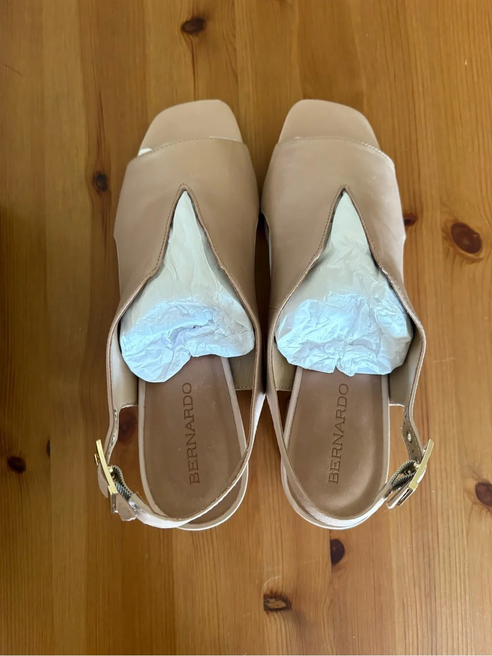 Bernardo Bedford Sandals Size 10 Blush Antique Calf Block Heel Slingback NWT